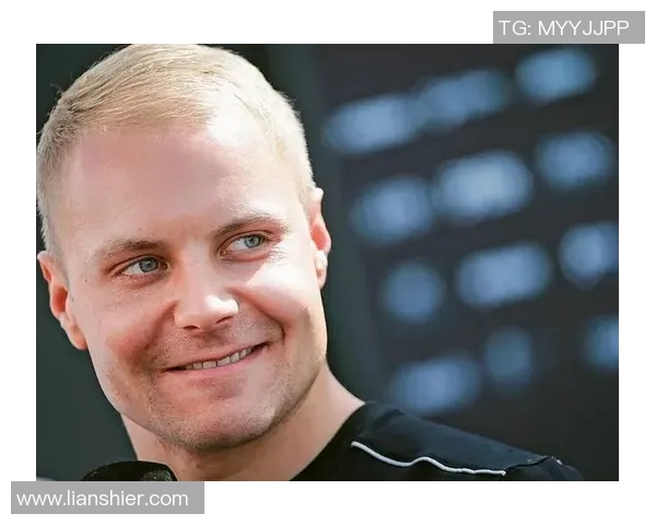 足球明星谢羽真人的传奇人生与赛场背后的故事揭秘